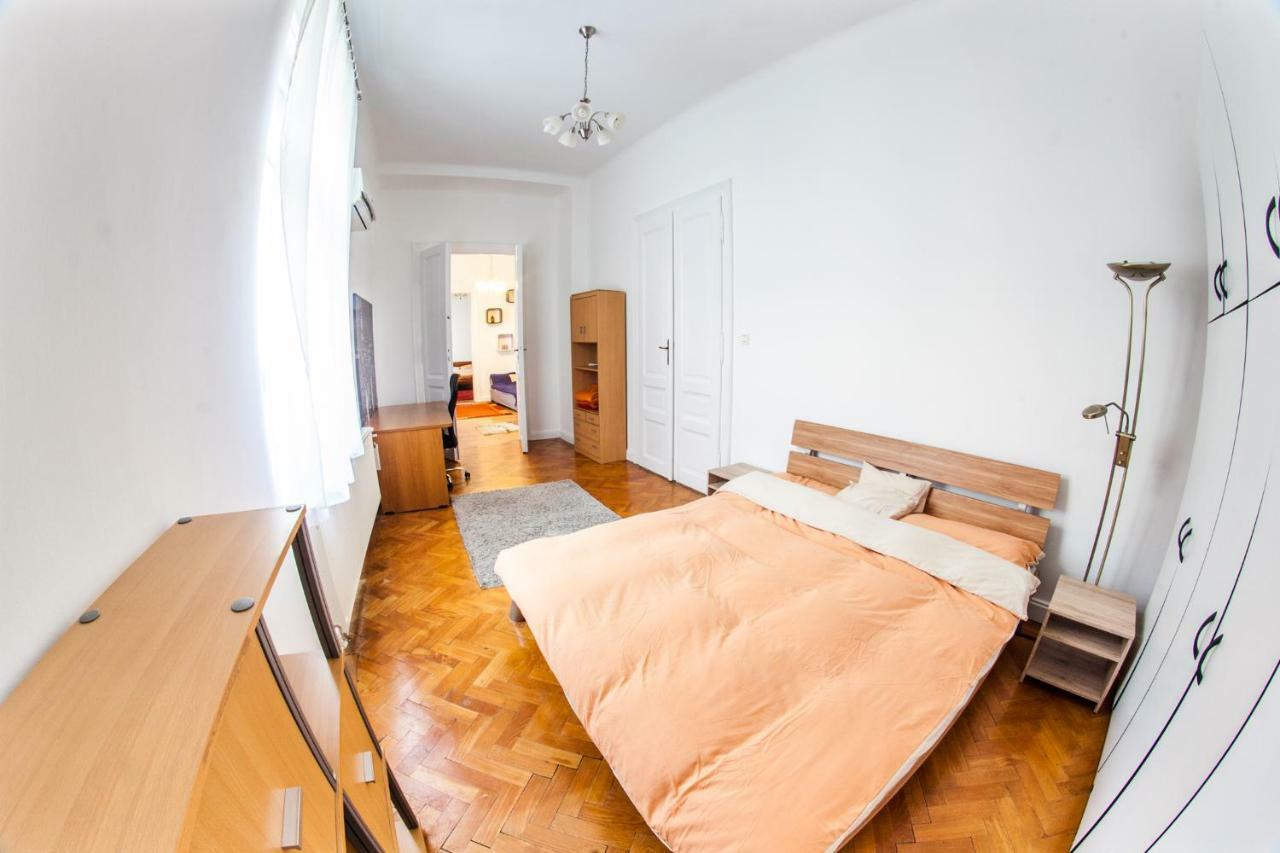 Inner City Apartment Debrecen Eksteriør bilde